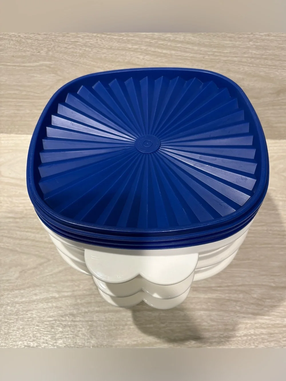 Vintage Tupperware Servalier Bowls/Lids x 3
